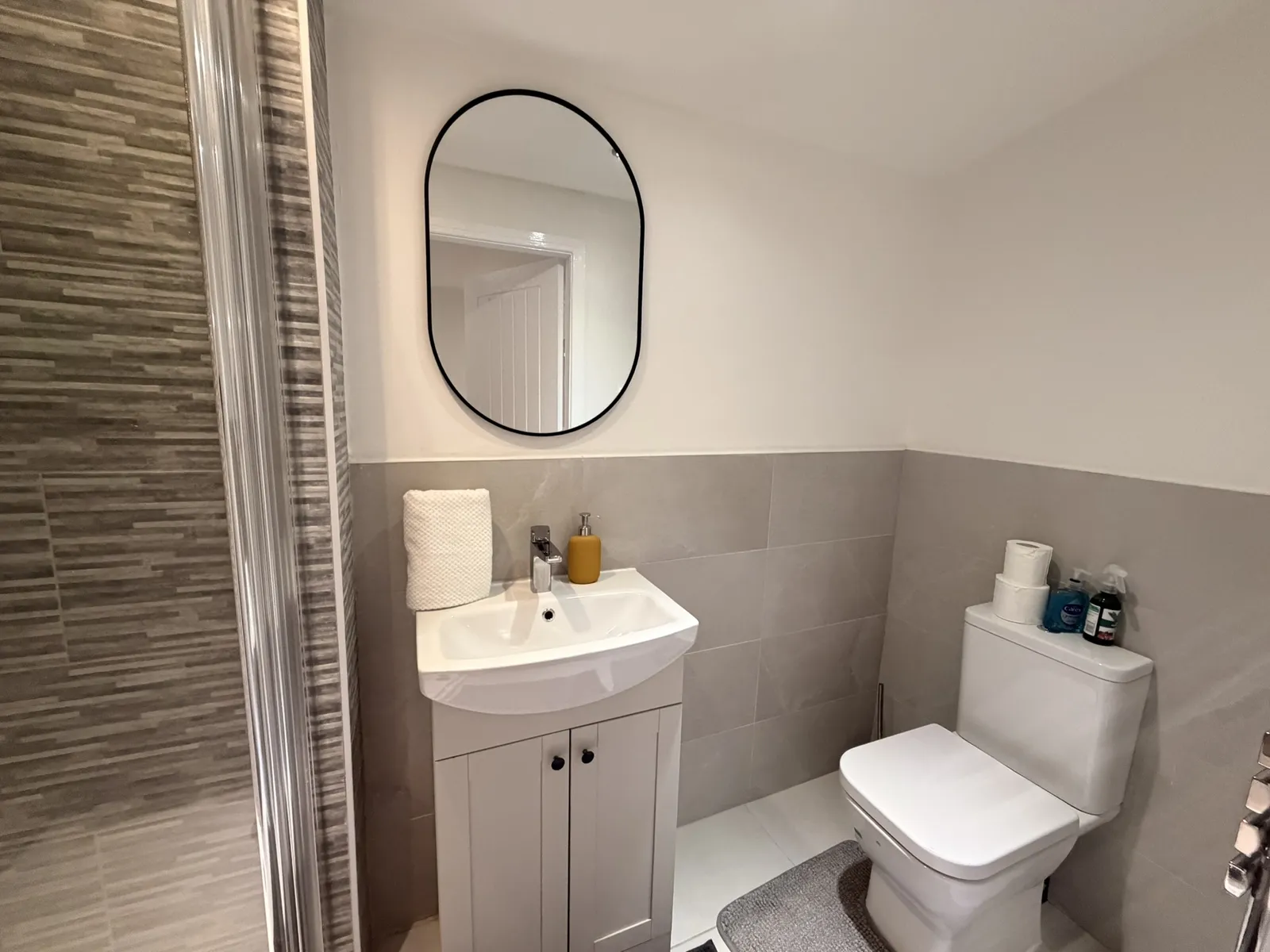 Deluxe Room With Shower